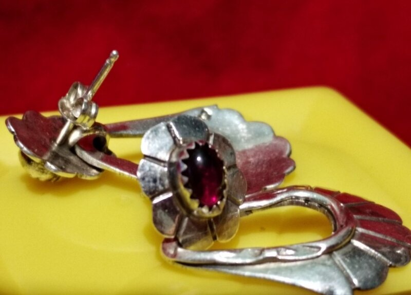 Cercei vintage Navajo din argint cu granat Marie Begay (MB)